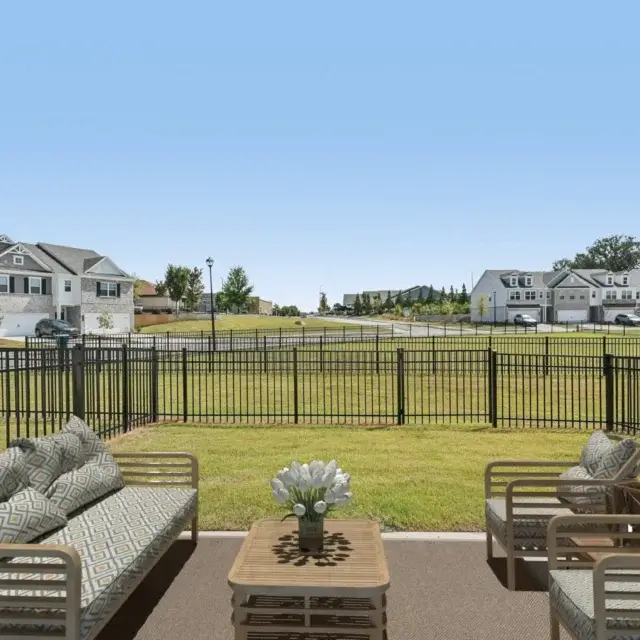 Poplar Row Hoschton GA Apartments for Rent patio